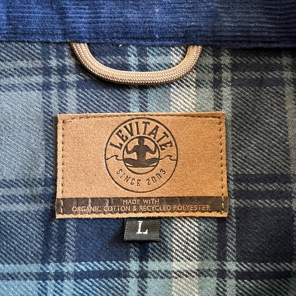 Men’s Levitate Flannel Shirt - Picture 2 of 2